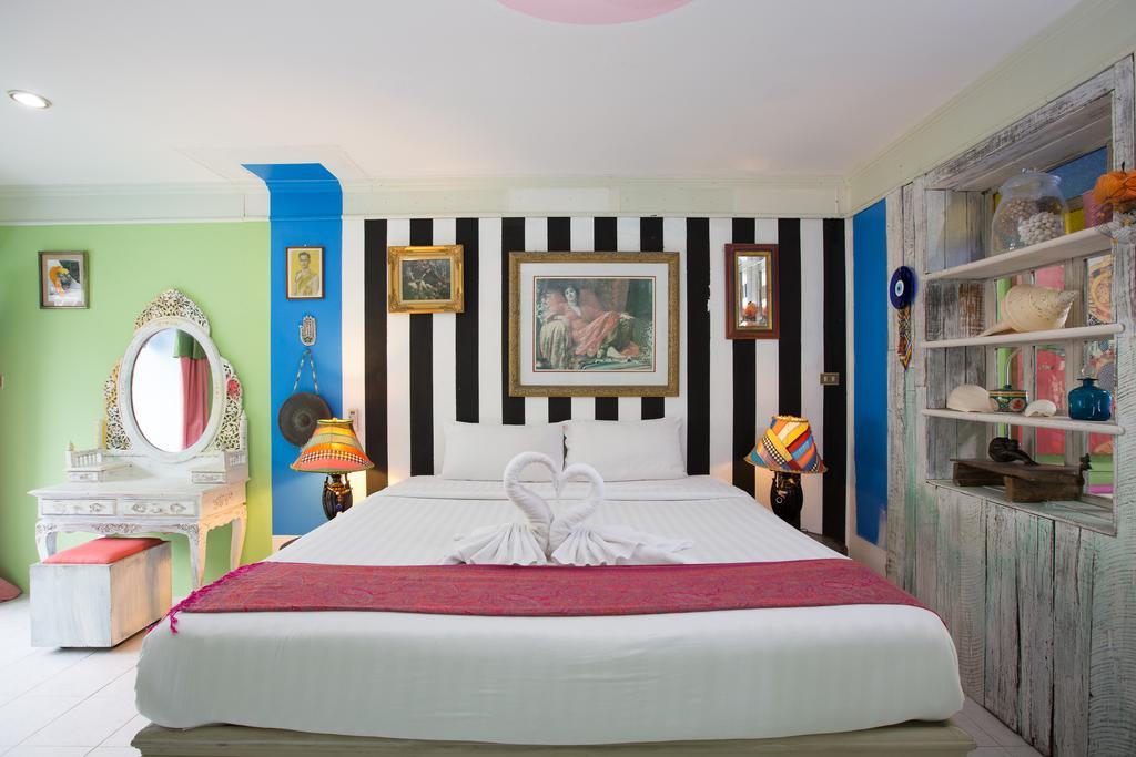 Barefoot Hotel Kalim Beach Front Patong Habitación foto